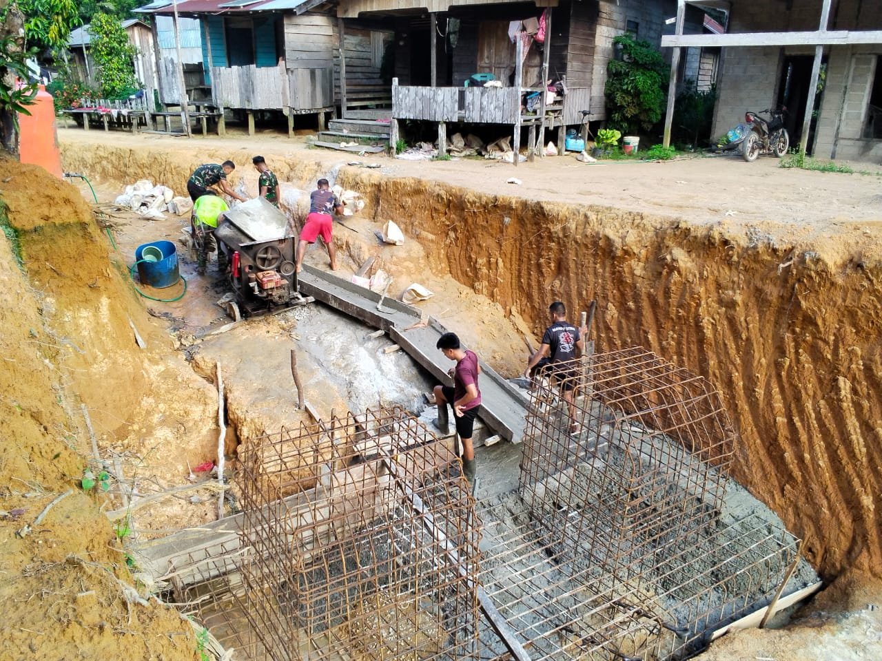 Kodim 1203/Ketapang Percepat Pembangunan Infrastruktur di Wilayah Pelosok