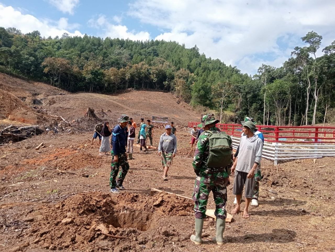 Penanaman Alpukat di Batulappa: Awal Peningkatan Ruang Hijau dan Ekonomi Lokal