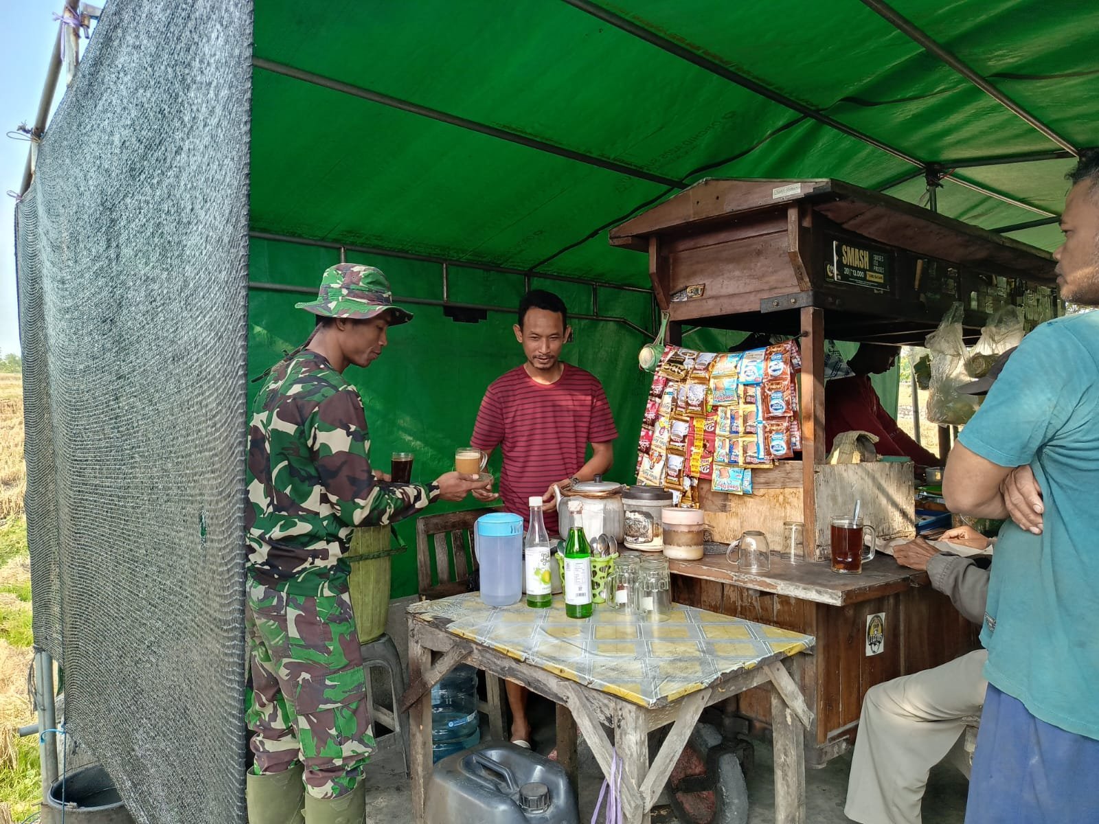 Warung Parangjoro Kebanjiran Pembeli Saat TMMD Berlangsung