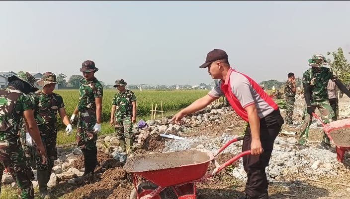 Kodim 0726/Sukoharjo Tampilkan Kerja Sama TNI-Polri di TMMD Reguler Ke-129