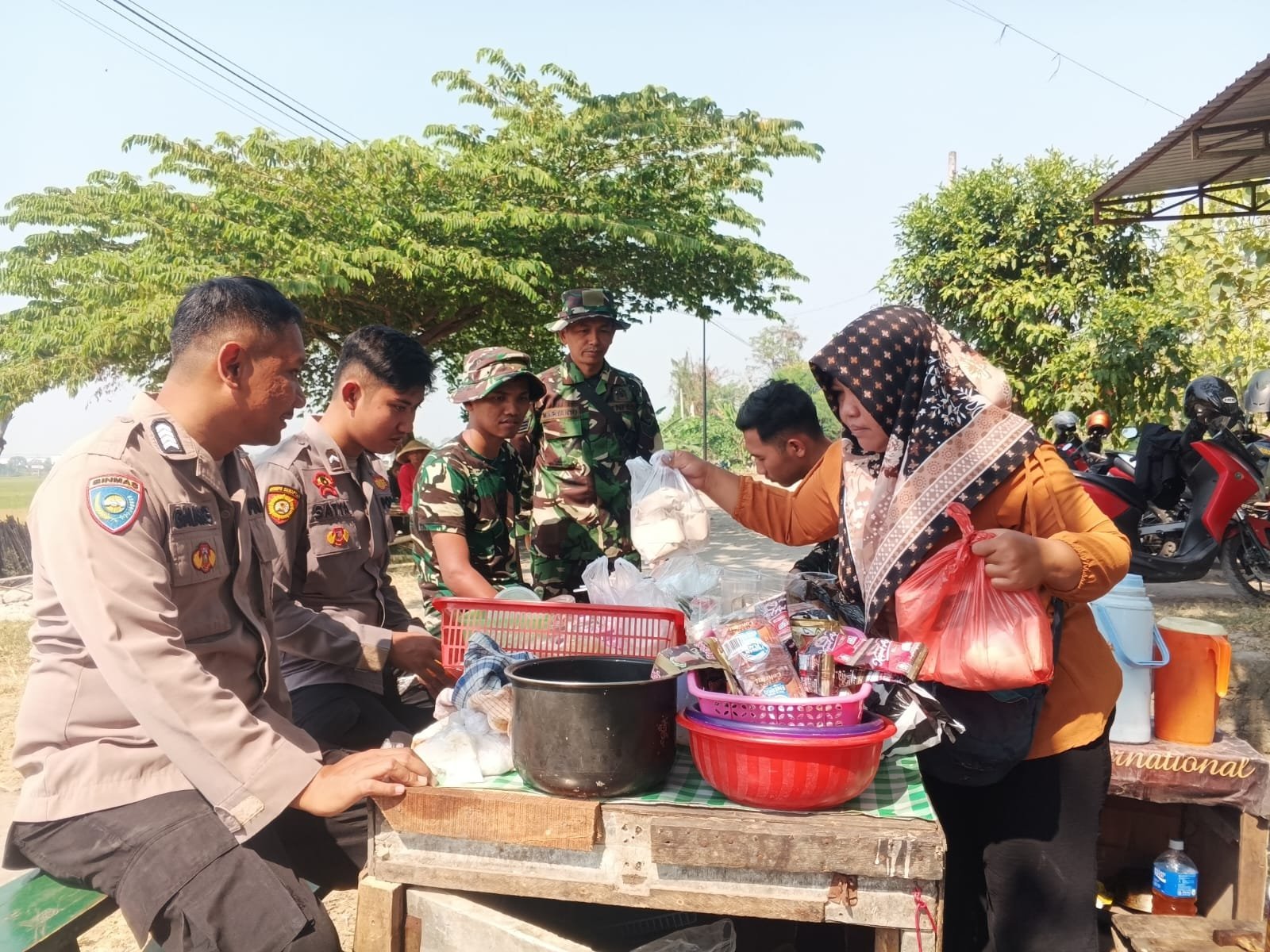 Infrastruktur Jalan dan Talut di Parangjoro Dikerjakan dalam Program TMMD Reguler ke-129