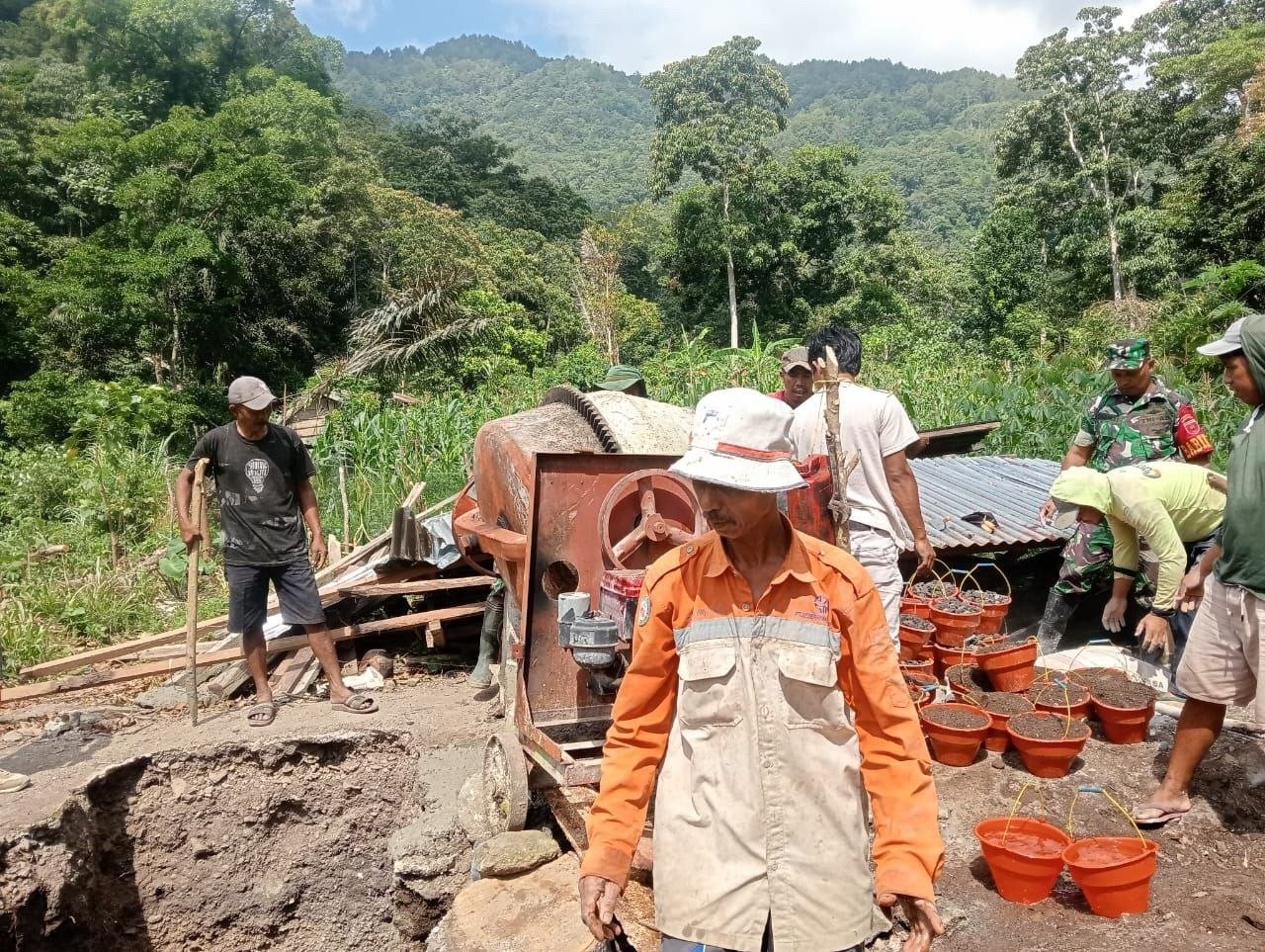 Satgas TMMD Memfokuskan Lanjutan Pengecoran Angkur pada Jembatan Gantung di Bontocani
