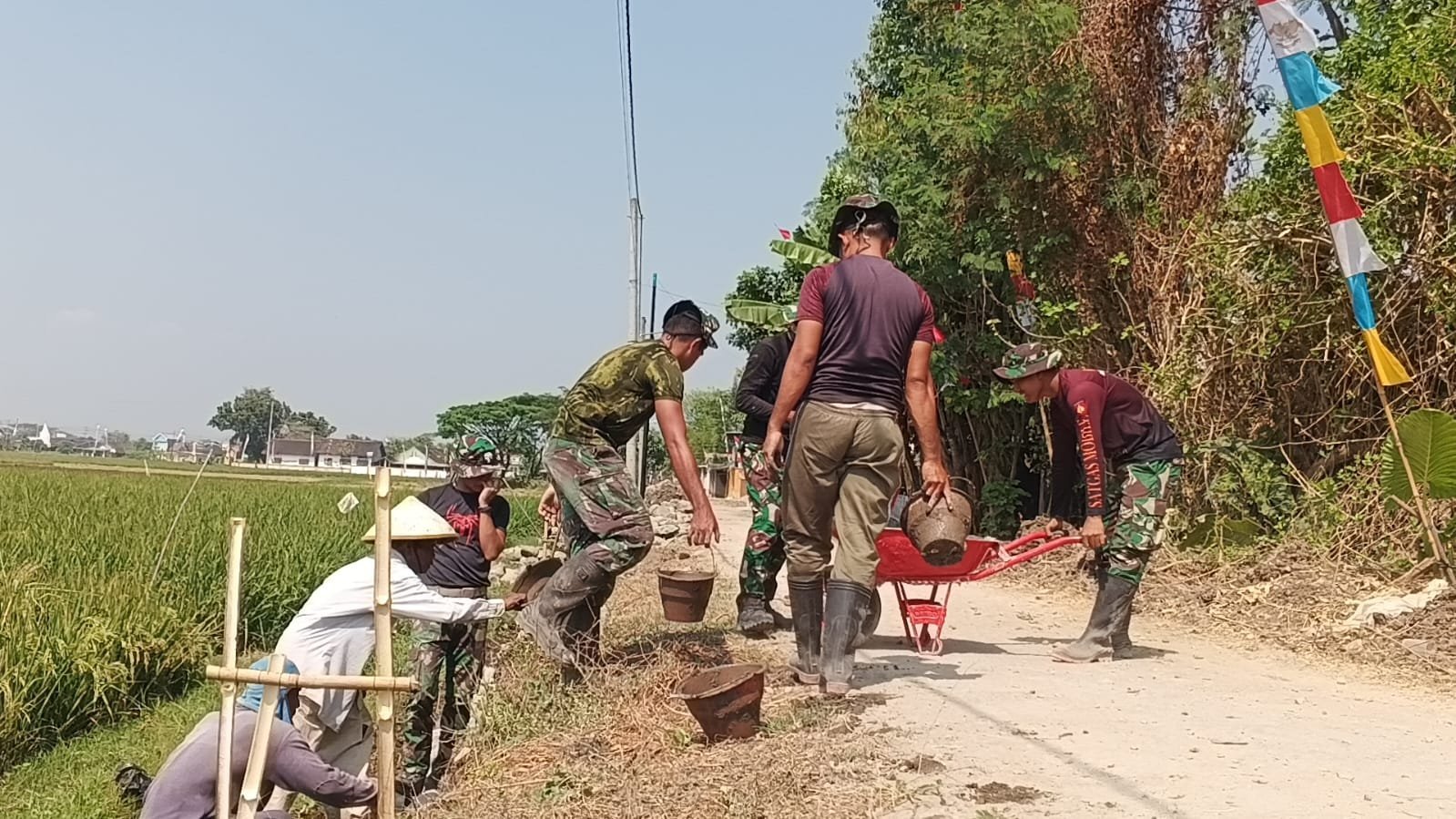 TMMD Reguler ke-129 Kodim 0726/Sukoharjo Tunjukkan Kemanunggalan di Kecamatan Grogol