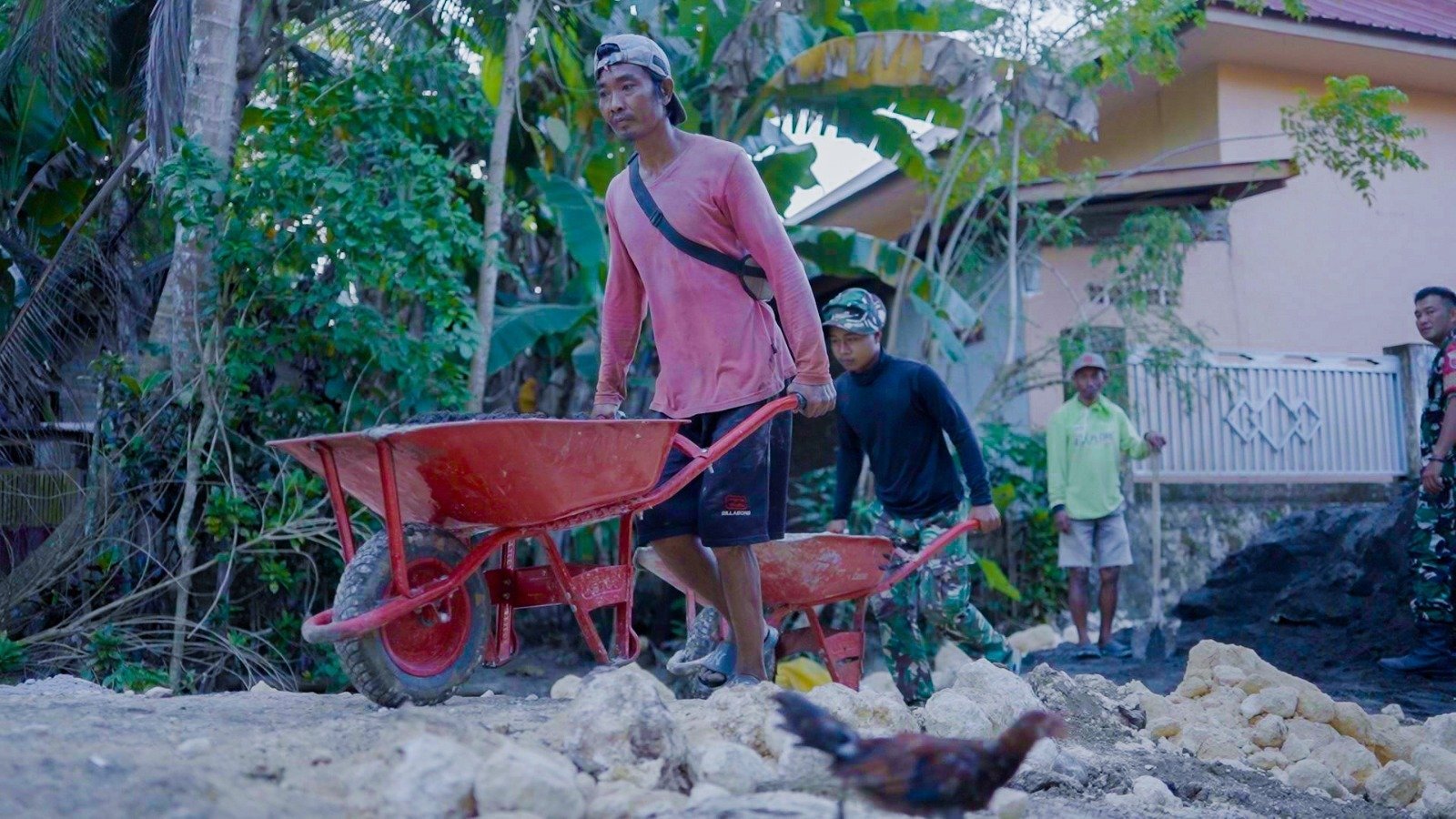 Progres Pengecoran Tiang Utama pada Proyek Jembatan Gantung Kodim 1407/Bone