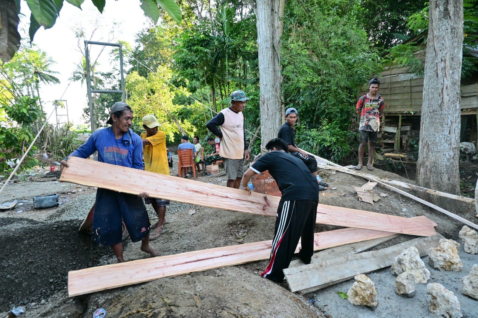 Akses Vital Warga di Wilayah Sasaran Disiapkan lewat Jembatan Gantung TMMD Ke-129