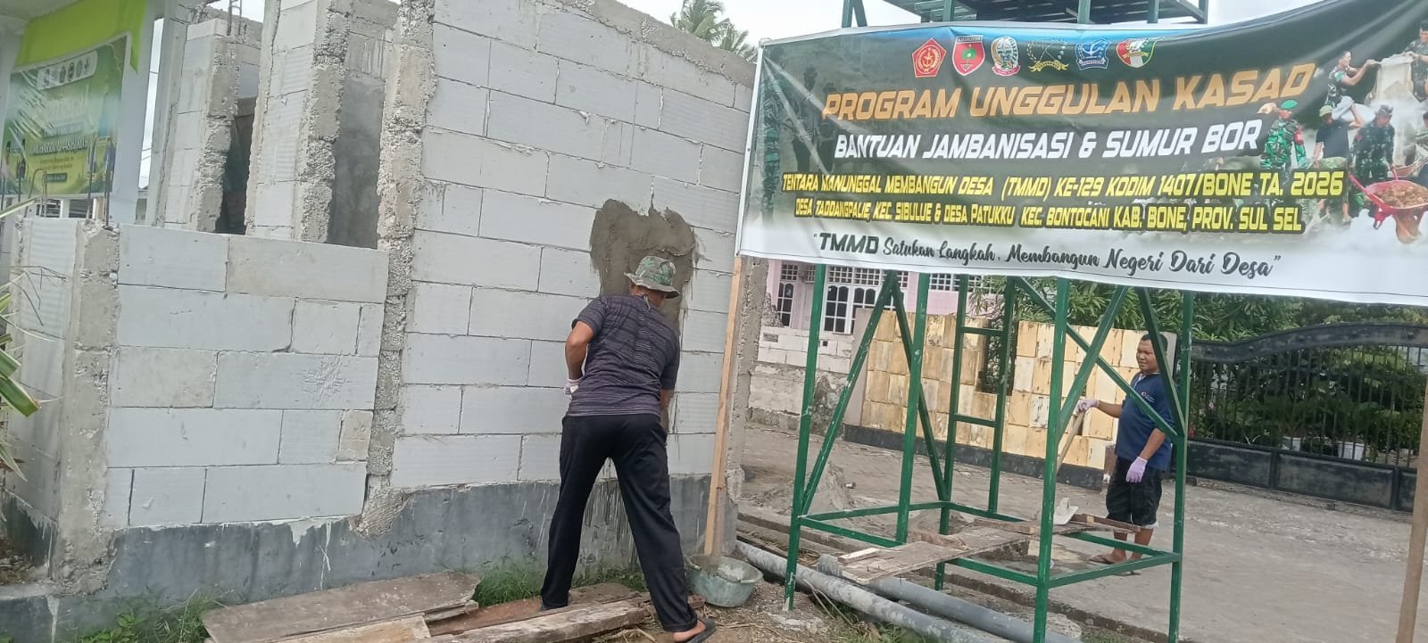 Pelaksanaan Pembangunan MCK/Jambanisasi Program TMMD Ke-129 di Sibulue Capai Tahap Akhir