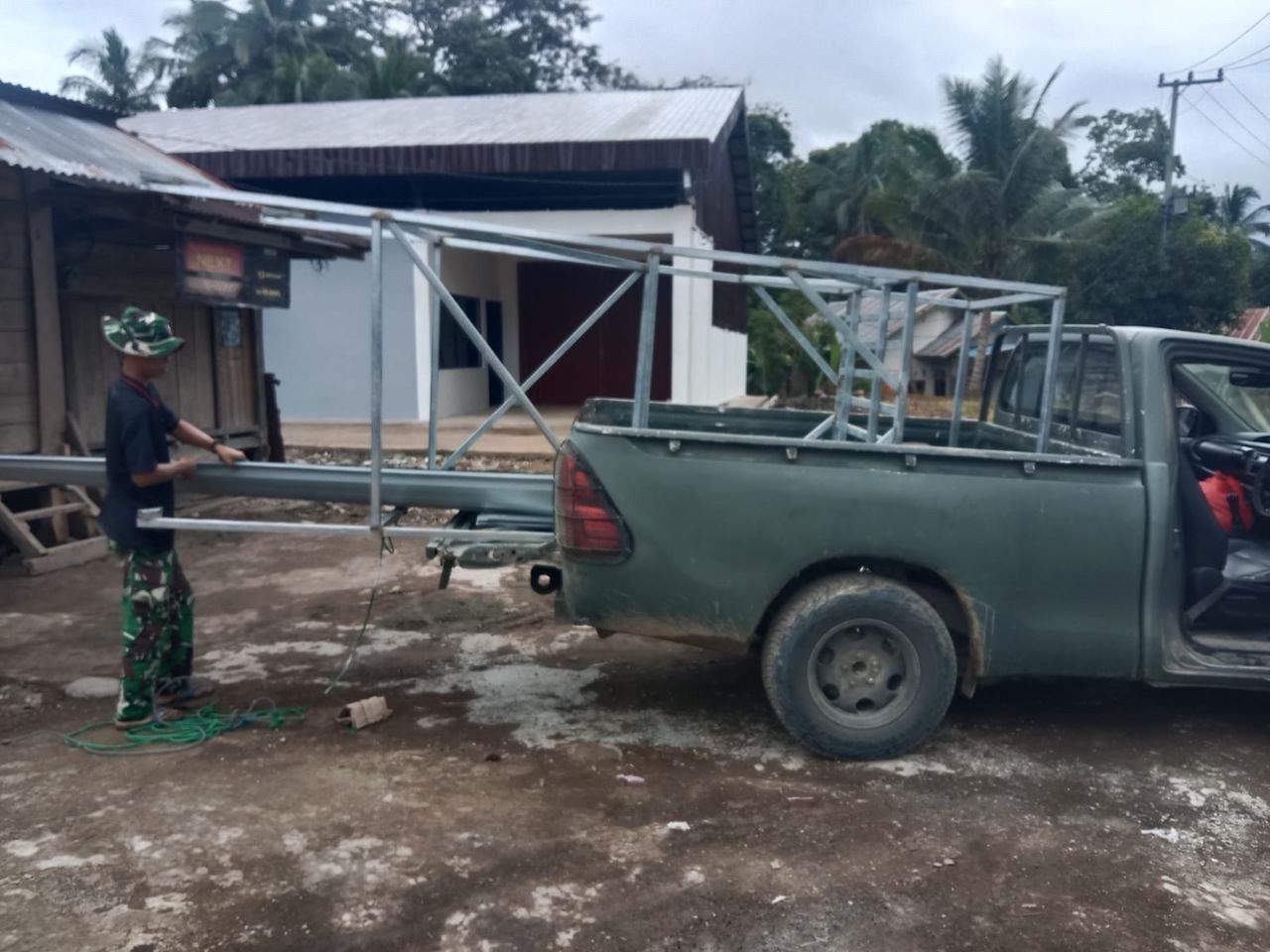 Pendropan Tower Air Menuju Lokasi Pembangunan Jambanisasi di Kecamatan Bontocani
