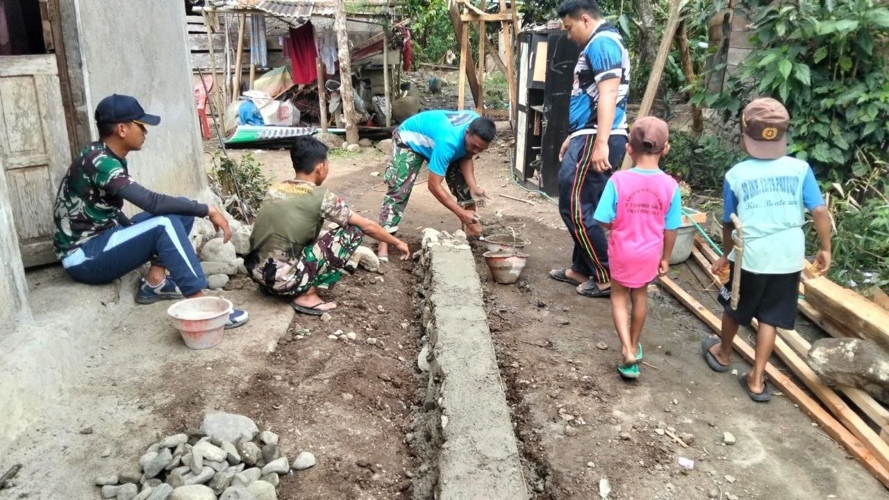 Perbaikan Infrastruktur Rumah RTLH di Patukku Dimulai dari Pondasi Teras
