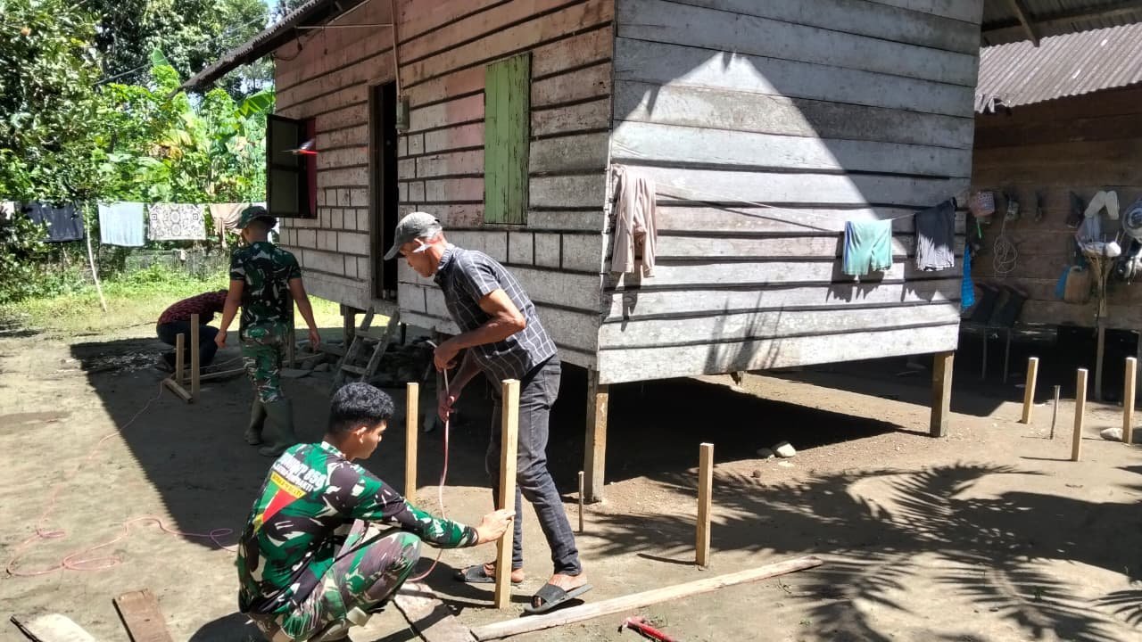 Pemasangan Bouwplank di Dua Titik Jadi Bukti Pengerjaan RTLH TMMD Ke-129