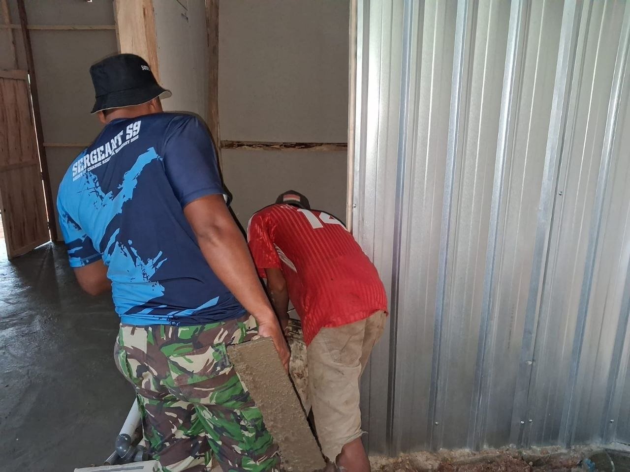 Pengerjaan Sanitasi RTLH di Patukku Dilanjutkan Kodim 1407/Bone