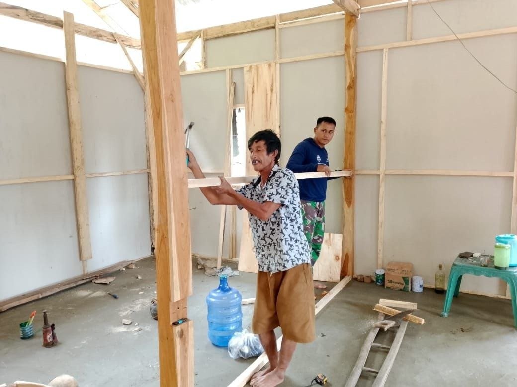 Sasaran Rehabilitasi RTLH di Desa Langi Lebih dari Sekadar Dinding dan Atap oleh Kodim 1407/Bone