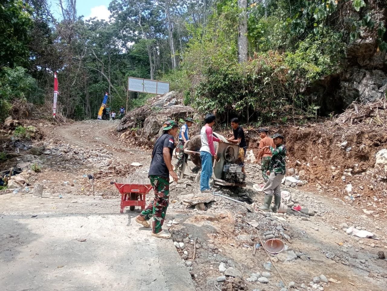 Mobilitas Dua Dusun Dibenahi lewat Pembangunan Rabat Beton di Desa Pattuku