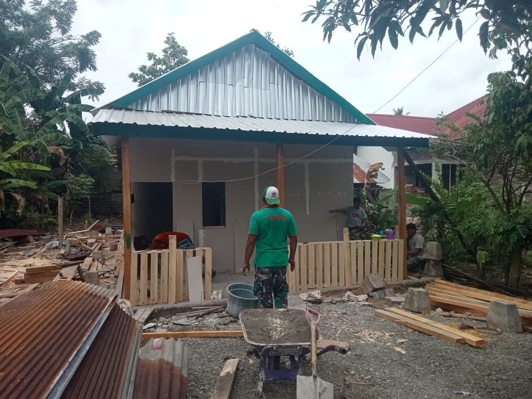 Upaya Satgas TMMD Kodim 1407/Bone: Pembentukan Wajah Rumah RTLH Ibu Santi di Maroanging