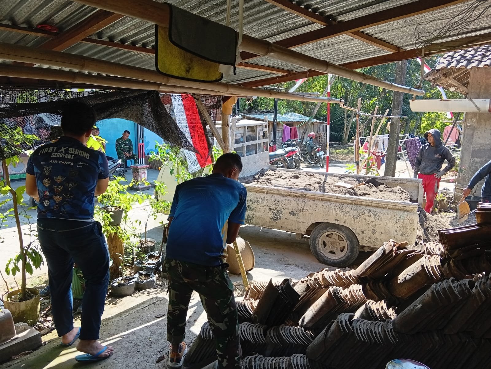 Program Rehabilitasi RTLH oleh Satgas TMMD di TMMD Reguler ke-129 Kodim 0726/Sukoharjo