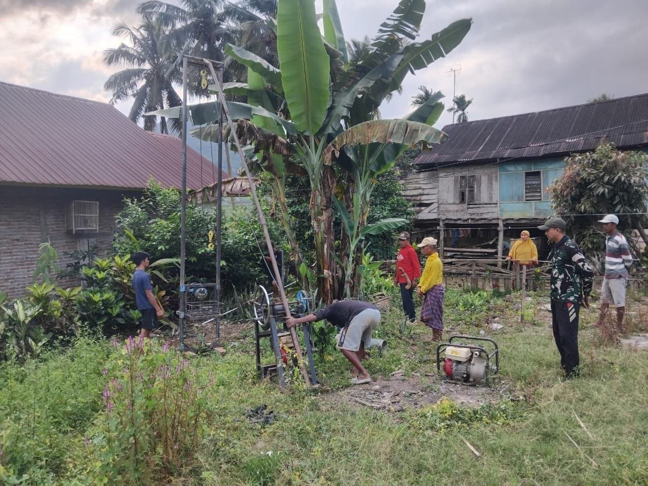 TMMD Ke-129 dan Kodim 1407/Bone Pantau Proses Sumur Bor di Titik 1 Desa Langi