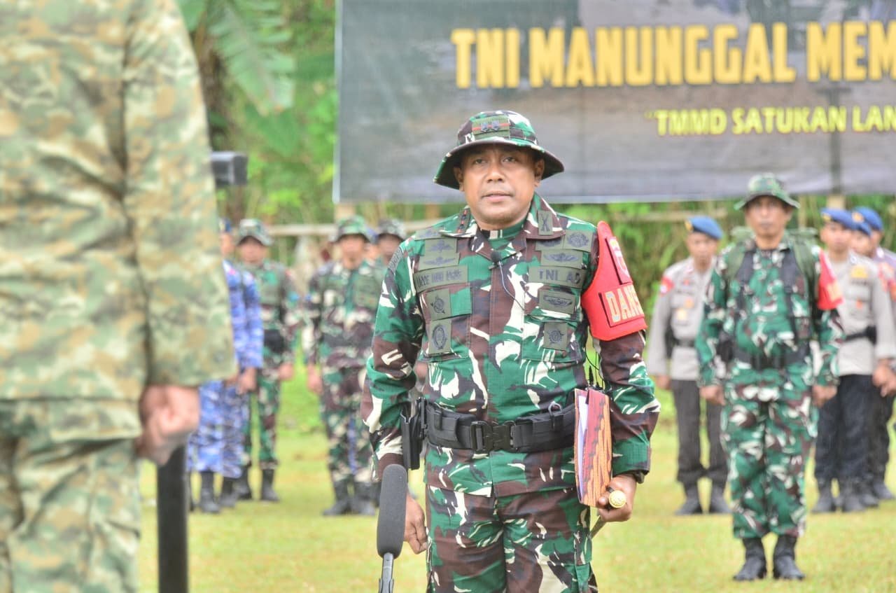 Letkol Inf. Laode Muhammad Idrus Mendorong Keterlibatan Aktif Masyarakat Selama TMMD Ke-129