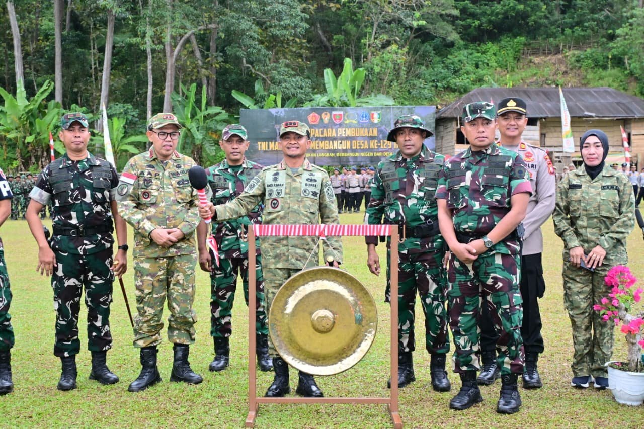 Suara Gong Tanda Dimulainya Program TMMD Ke-129 di Desa Patukku, Kabupaten Bone