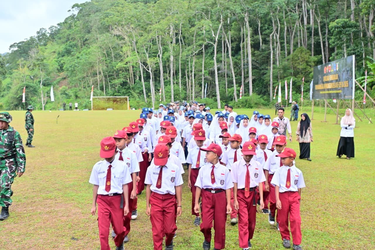 Pembukaan TMMD Ke-129 di Kecamatan Bontocani Dipenuhi Siswa SD hingga SMA