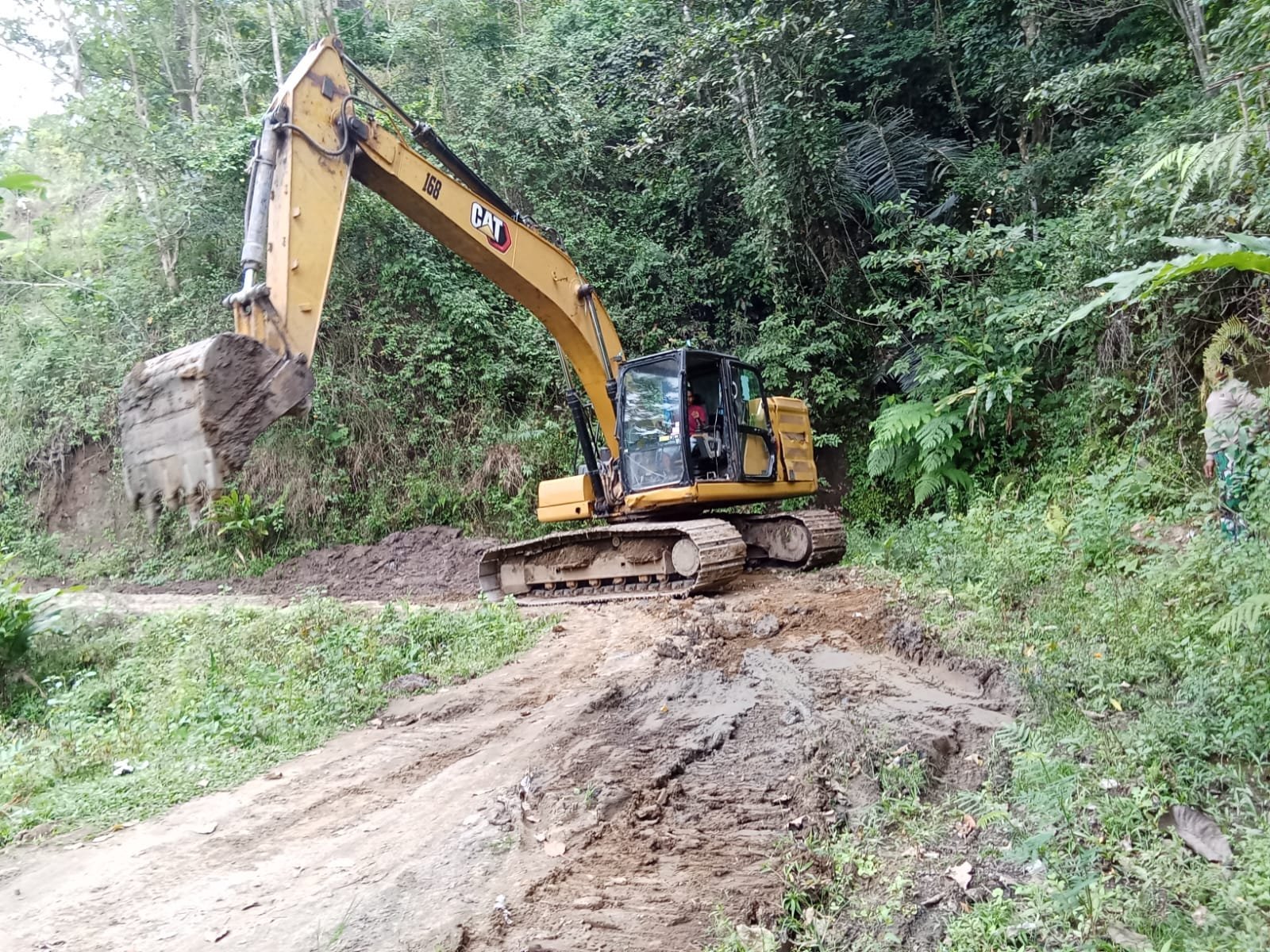 Pembentukan Parit Jalan Patukku Jadi Fokus TMMD ke-129