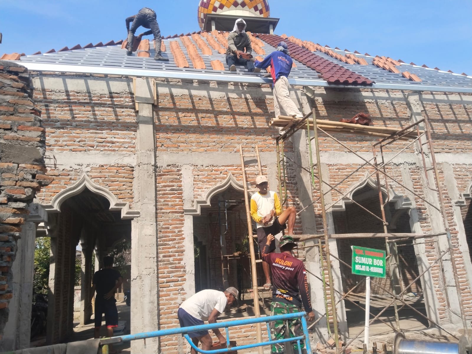 Pembangunan Masjid di Desa Parangjoro Hasil Kerja Sama TNI-Warga