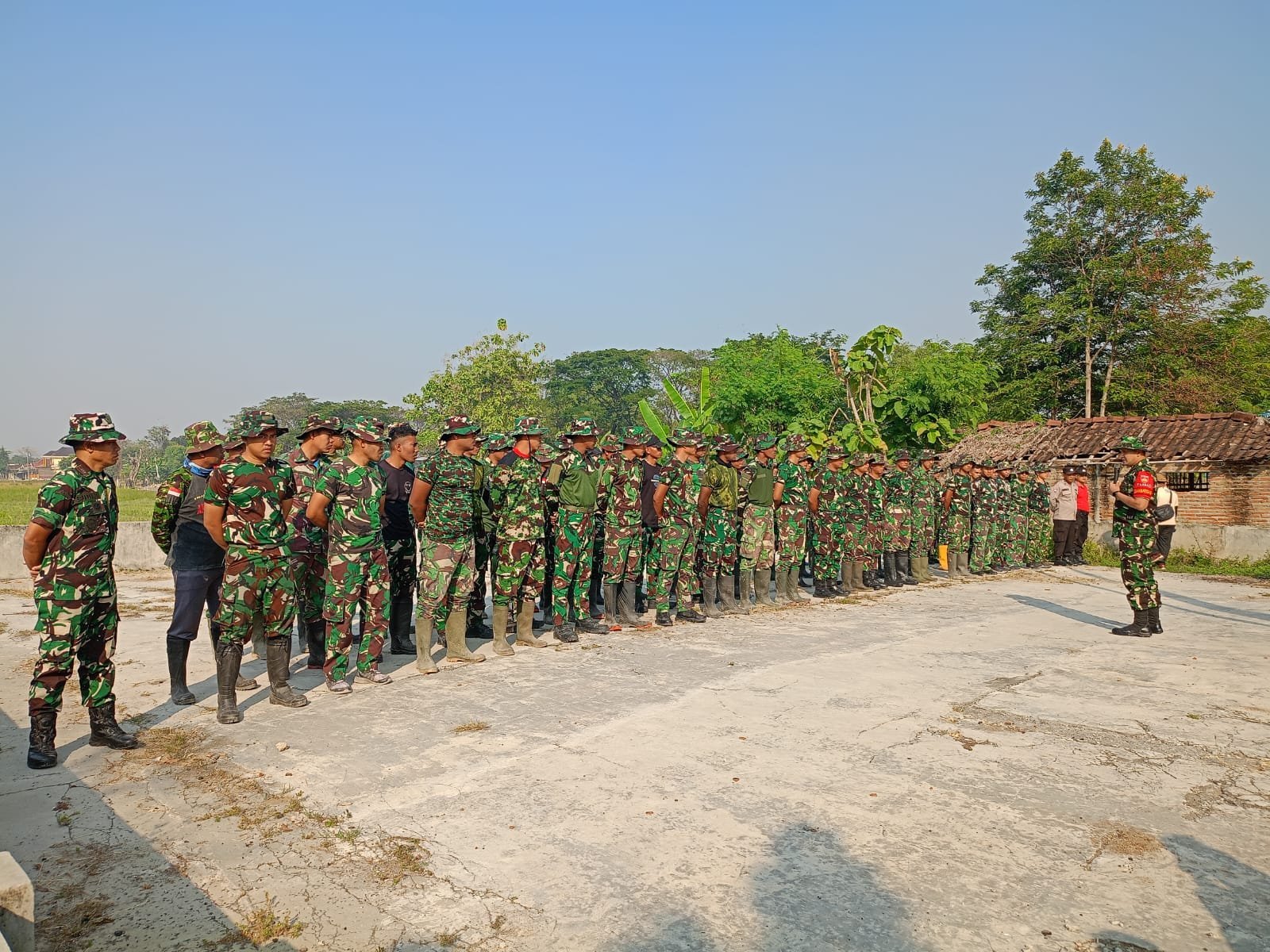 Letkol Inf Reza Sahputra, S.E. Memimpin Satgas TMMD ke-1129 dari Kodim 0726/Sukoharjo
