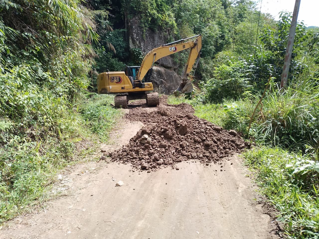 Excavator TMMD Beroperasi di Jalur Kontur Bervariasi Bone