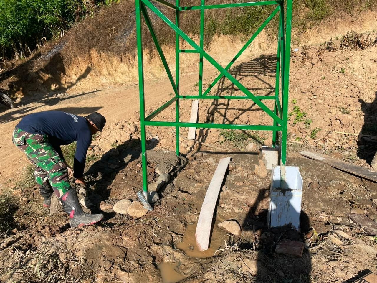 Infrastruktur Air Bersih di Bontocani: Pengecoran Pondasi