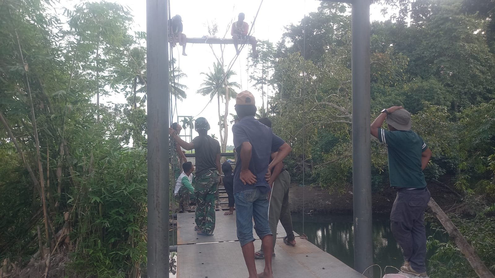TMMD Ke-129 Bangun Jembatan Gantung untuk Warga Taddang Palie