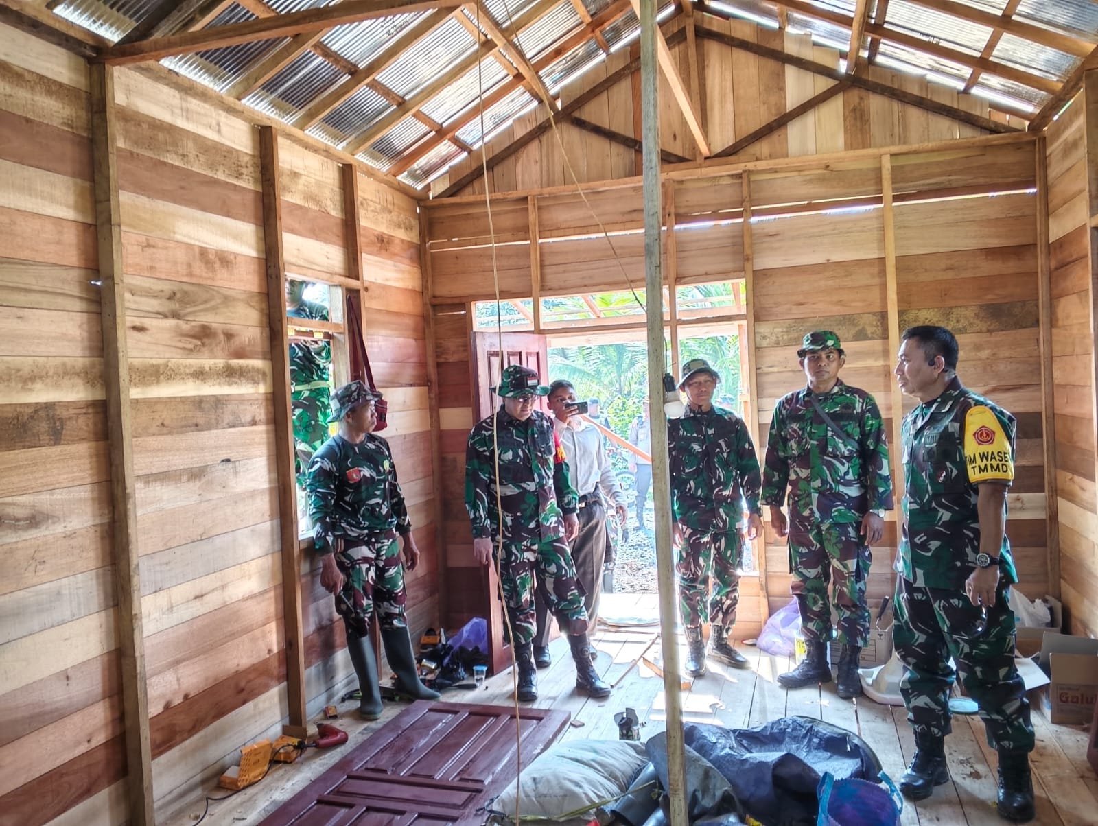 Brigjen TNI Imam Sampurno Tinjau Langsung RTLH Nini Norhayati di TMMD ke-129