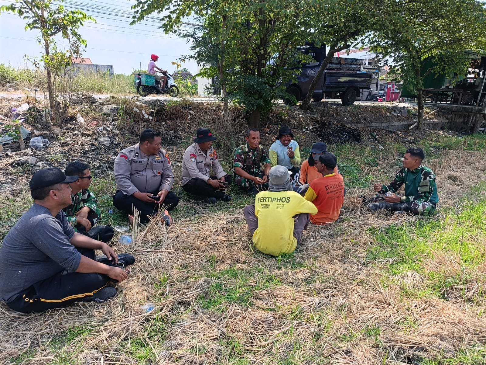 Satgas TMMD Ke-129 Sukoharjo: Mendengar Kisah Warga Sama Penting dengan Membangun Talud