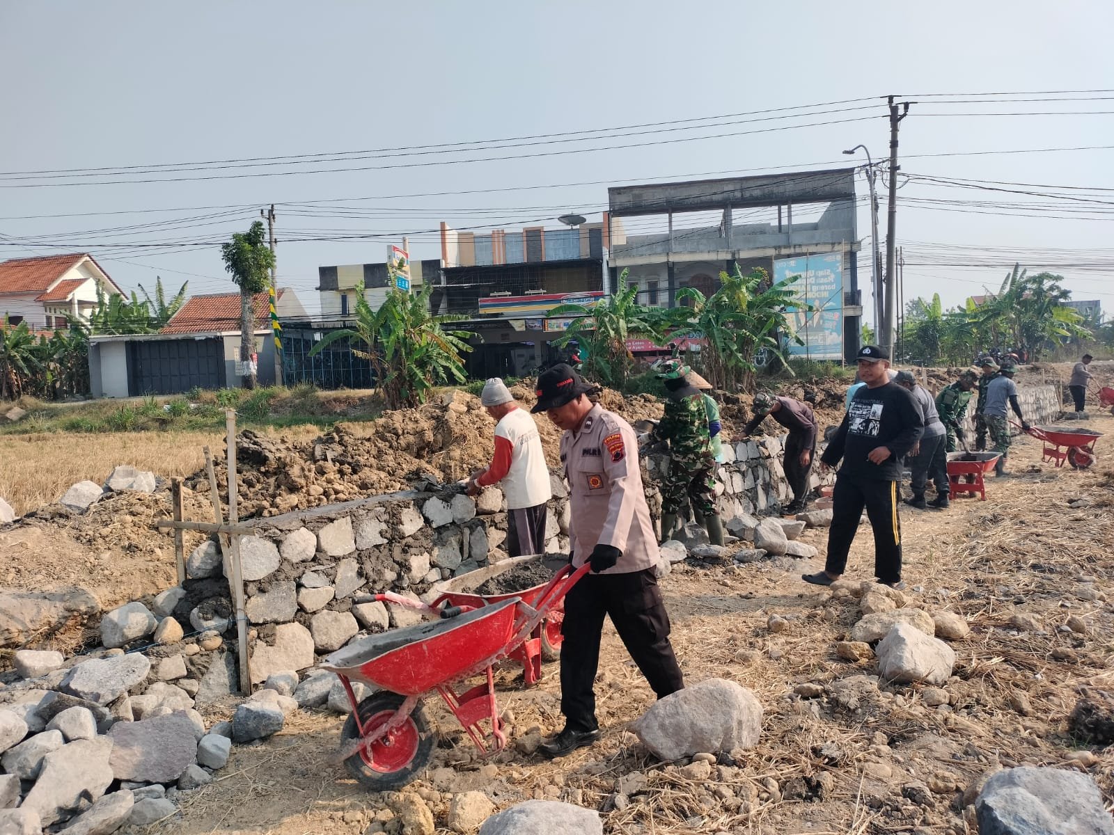 TMMD ke-129: Talud di Parangjoro Dibangun dengan Semangat Gotong Royong