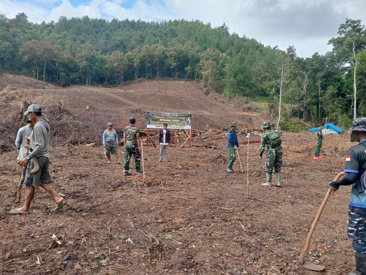 TMMD Ke-129 Lengkapi Jambanisasi MCK Titik 4 di Desa Patukku
