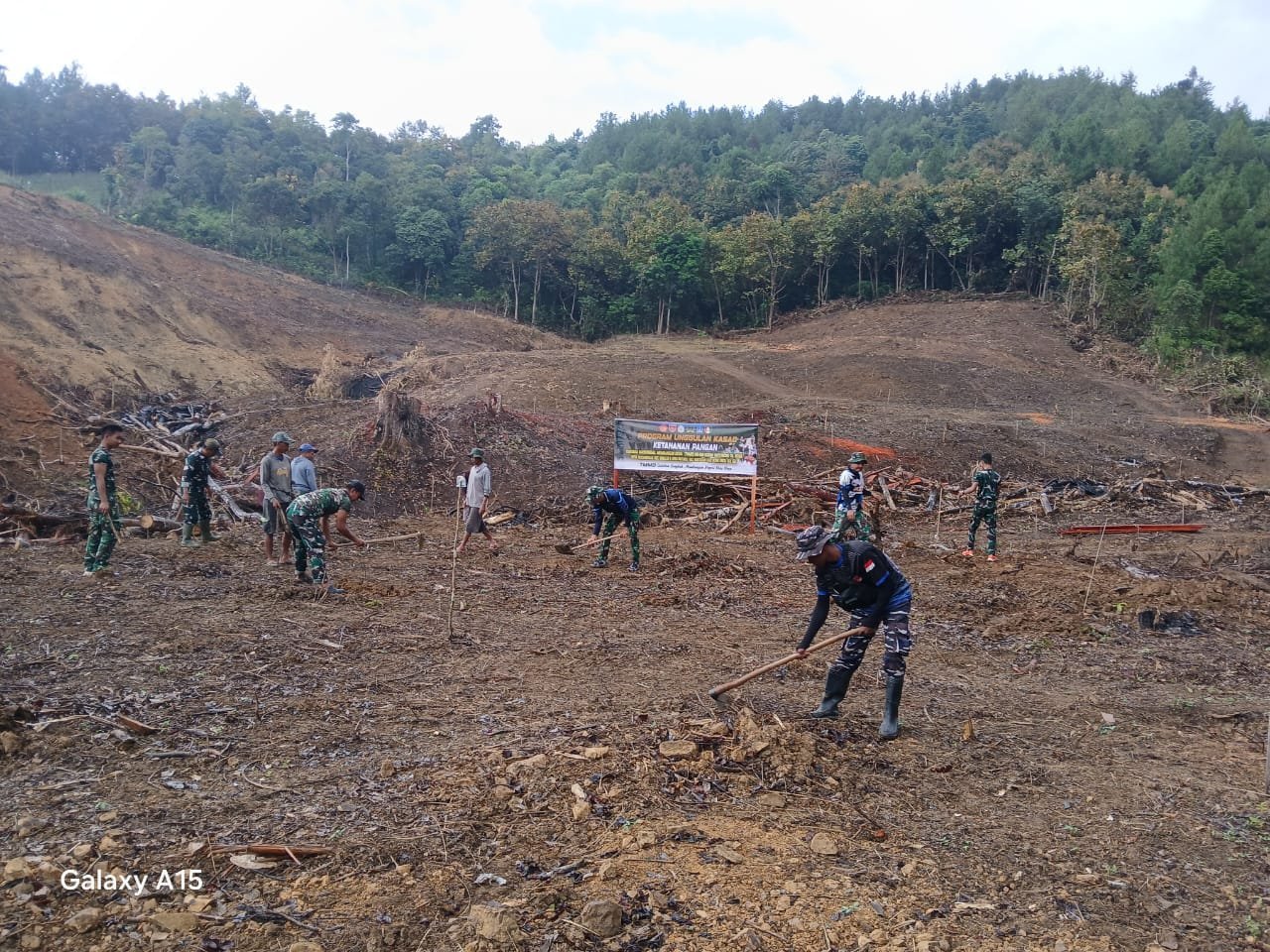 Pintu Terpasang, MCK Dusun Samaenre Siap Dimanfaatkan Warga