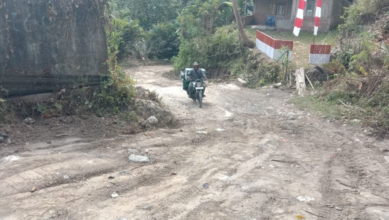 Dekker Jalan di Pattuku Diperbaiki, TMMD ke-129 Selesaikan Sasaran