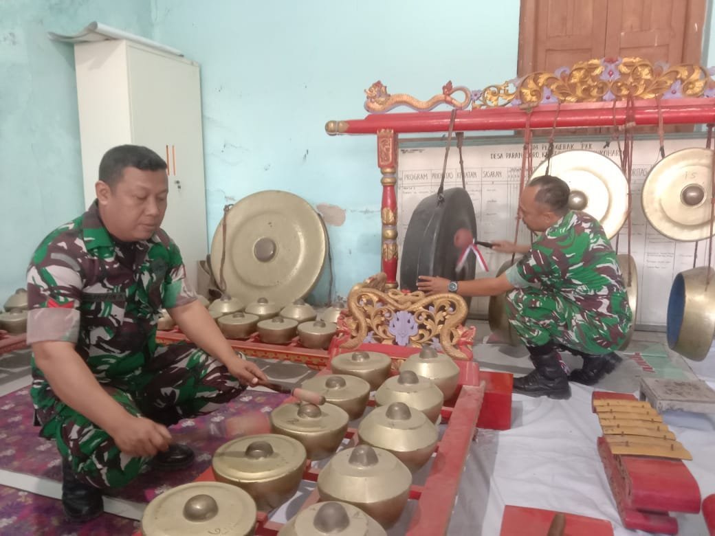 Satgas TMMD Periksa Saron, Gong, Kenong pada Tikar Jelang Penutupan TMMD ke-129