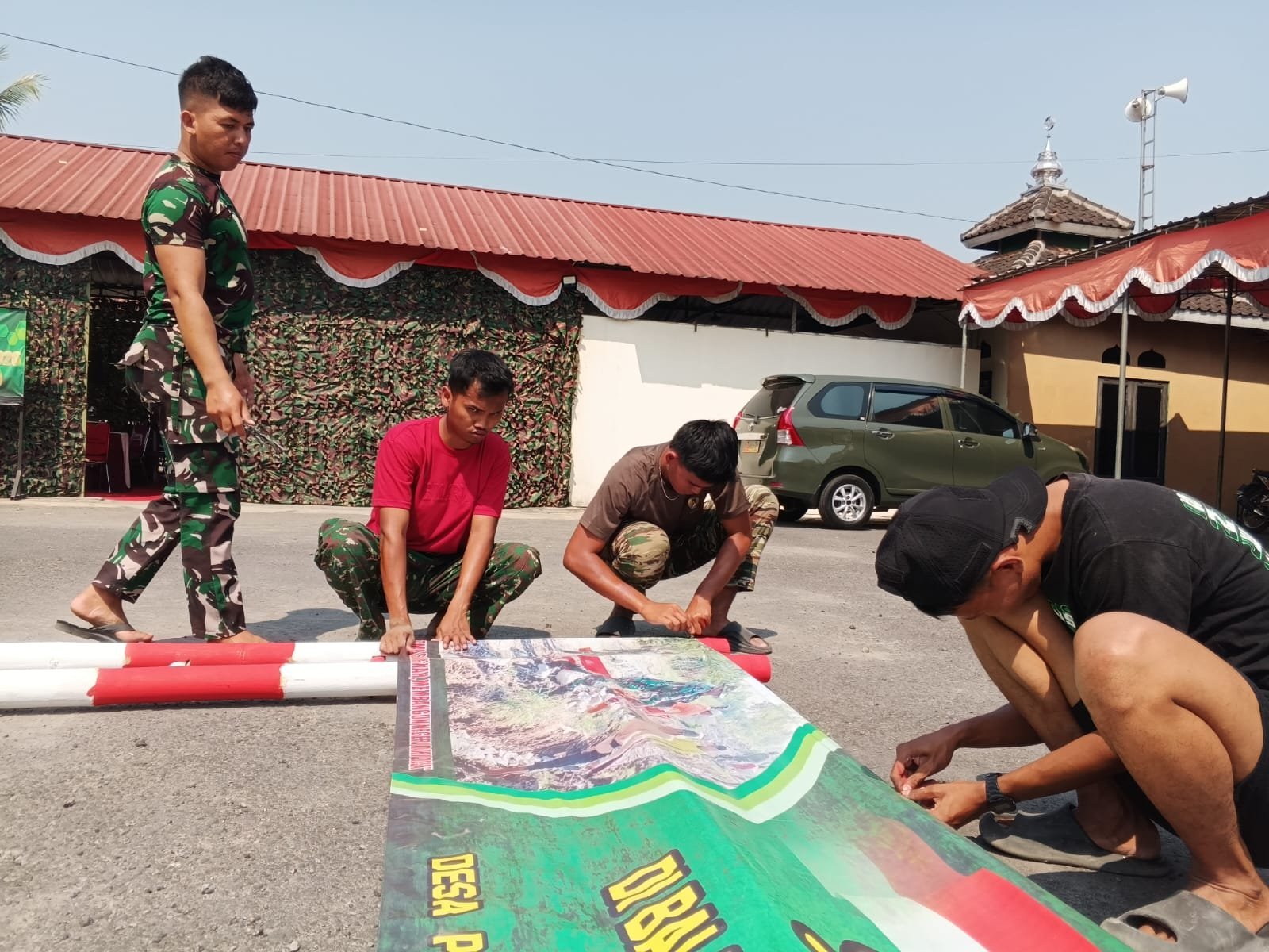 Balai Desa Parangjoro Dipoles Menjadi Titik Transit, Penutupan TMMD Ke-129 Kian Dekat