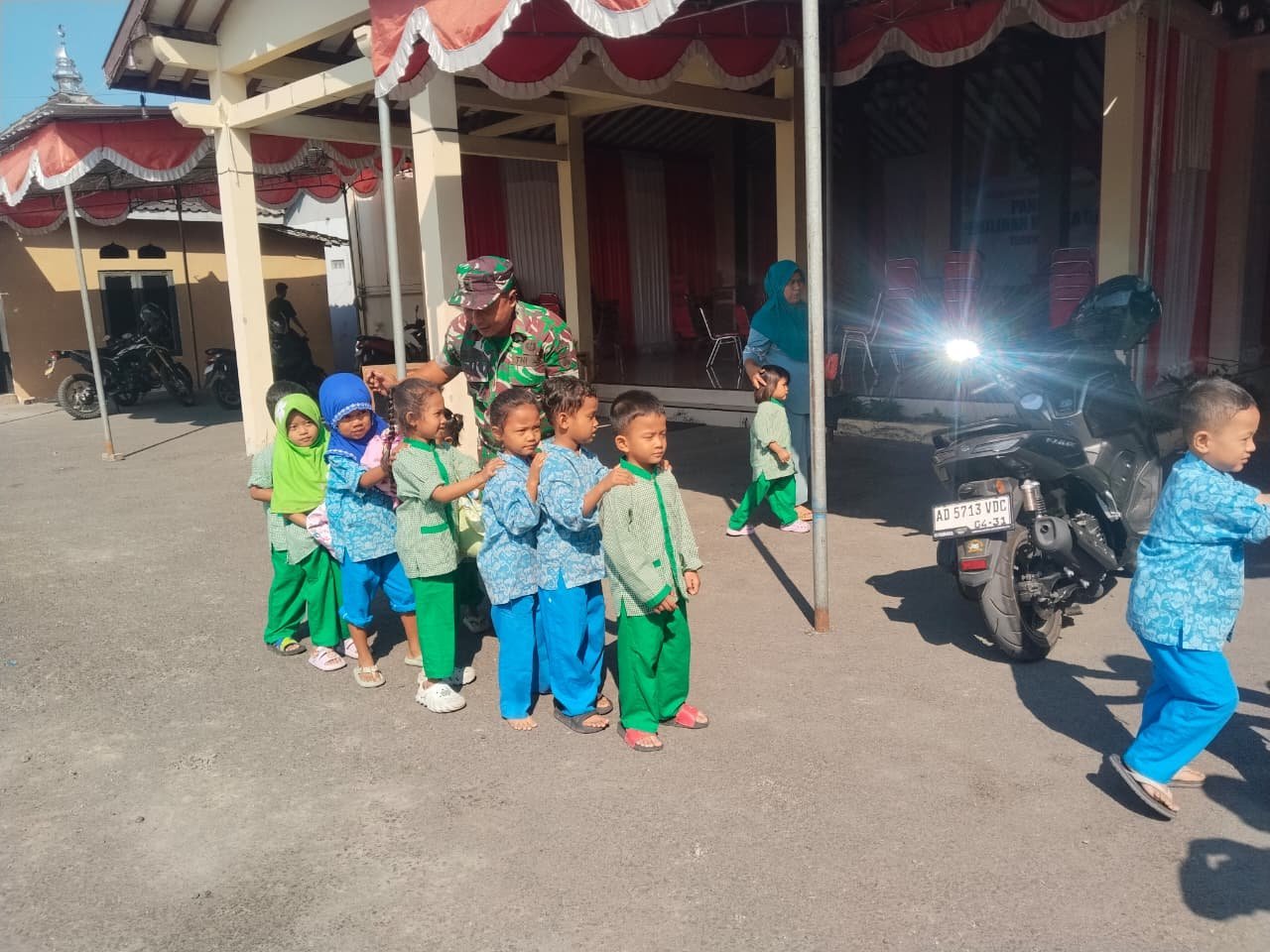 Suasana TK Parangjoro Rapi Saat Satgas TMMD Ikut Mendampingi