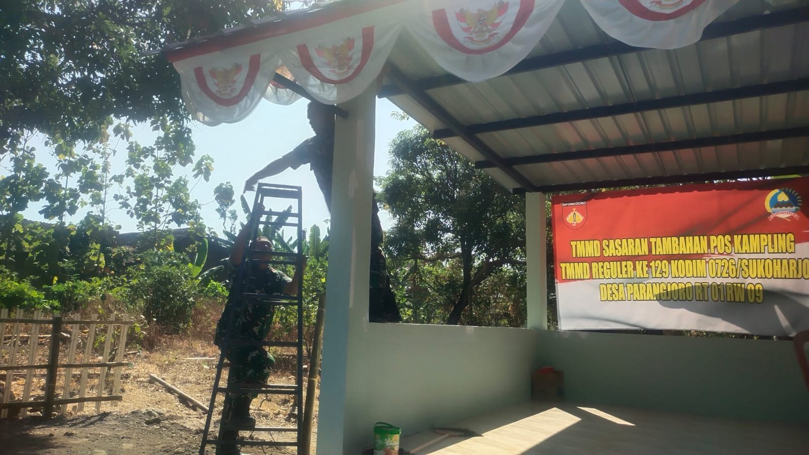 Pos Siskamling Sasaran Tambahan TMMD 129 di Parangjoro Hampir Rampung