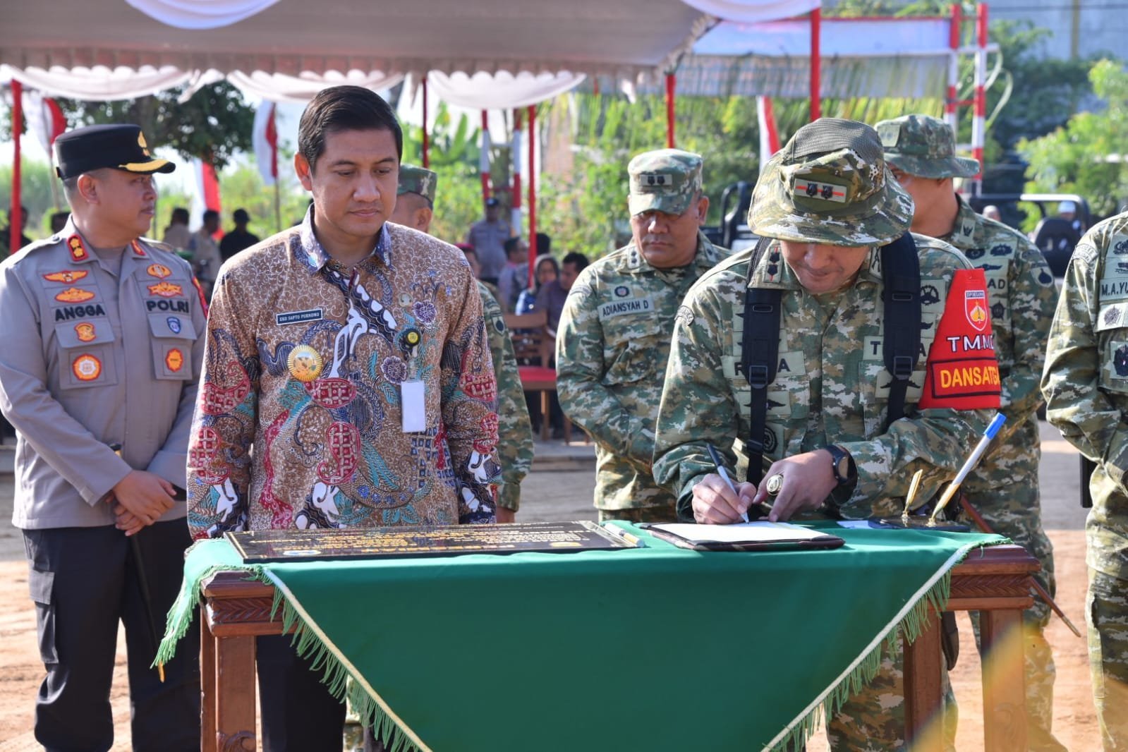 Apresiasi Bupati kepada Satgas TMMD Reguler Ke-129 di Desa Parangjoro