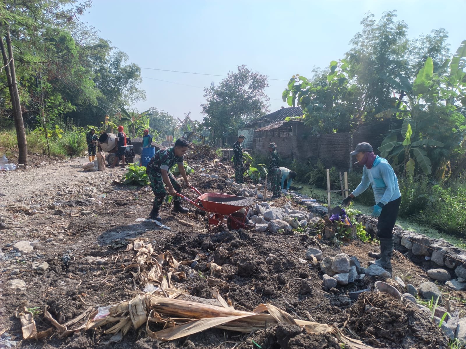 Perbaikan Infrastruktur TMMD Didorong untuk Kemajuan Parangjoro