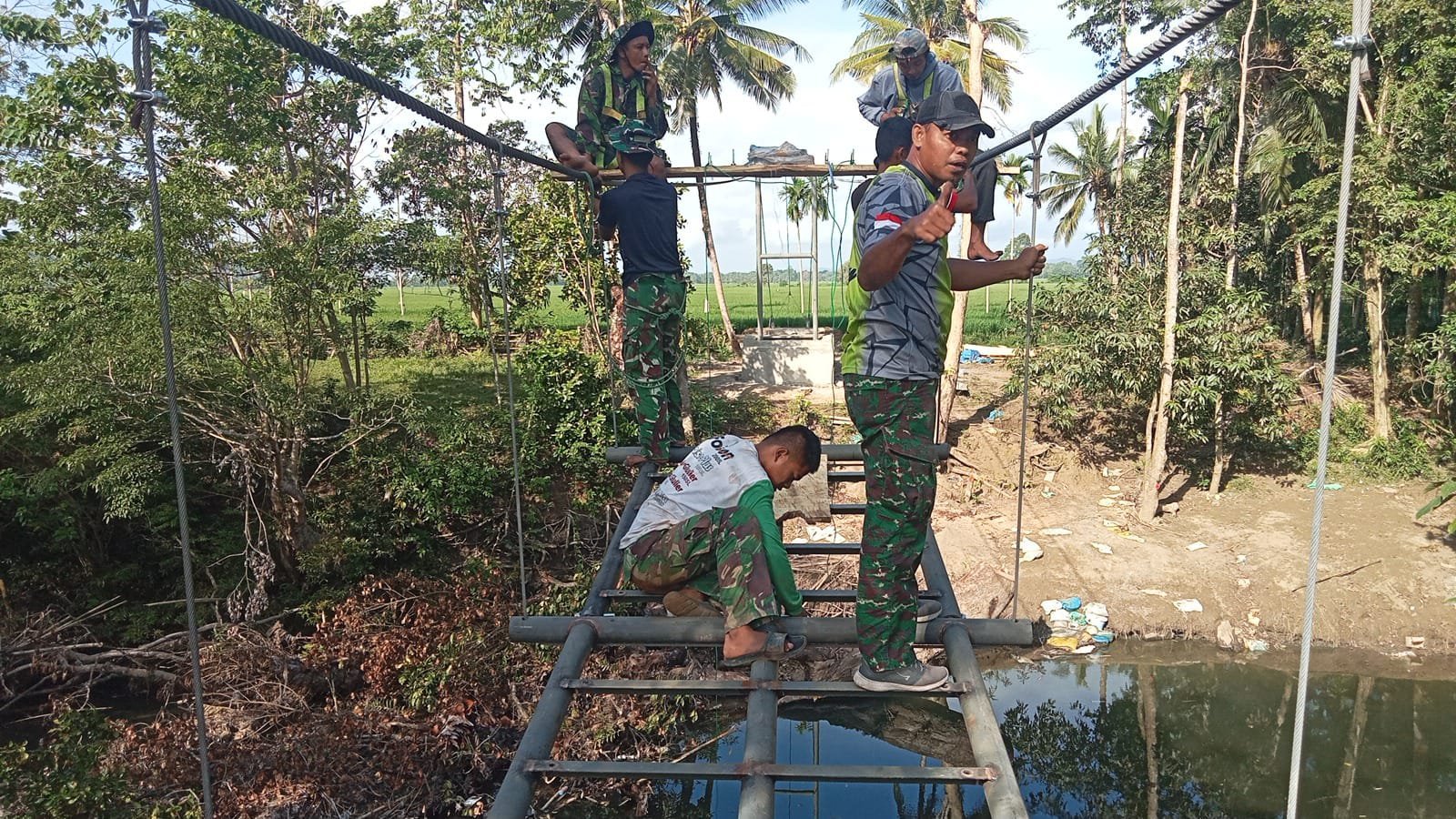 Pembangunan Jembatan Gantung di Kecamatan Sibulue Dilanjutkan