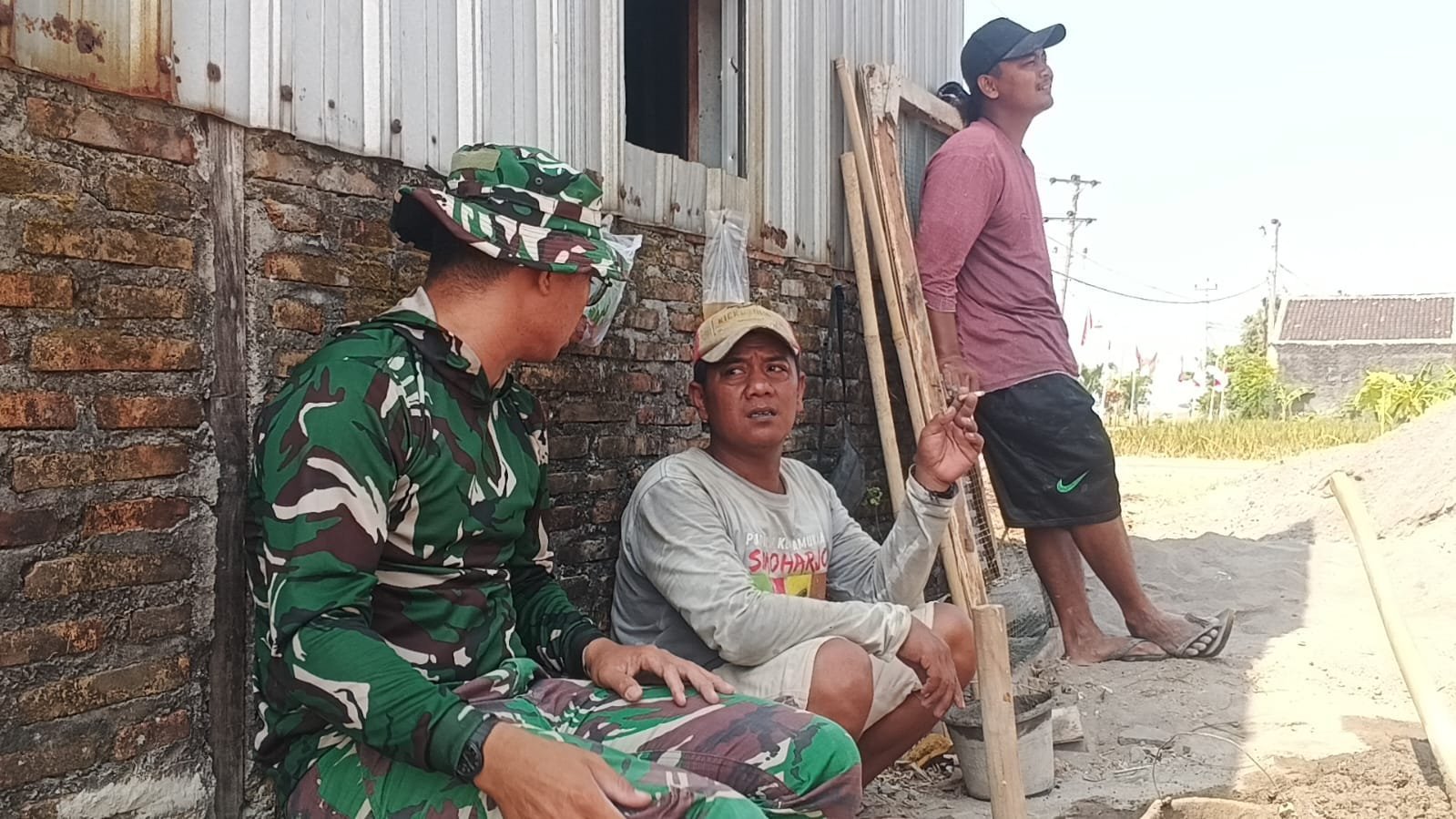 Pembangunan MCK Jadi Ajang Perkuat Kepercayaan Warga dan Satgas