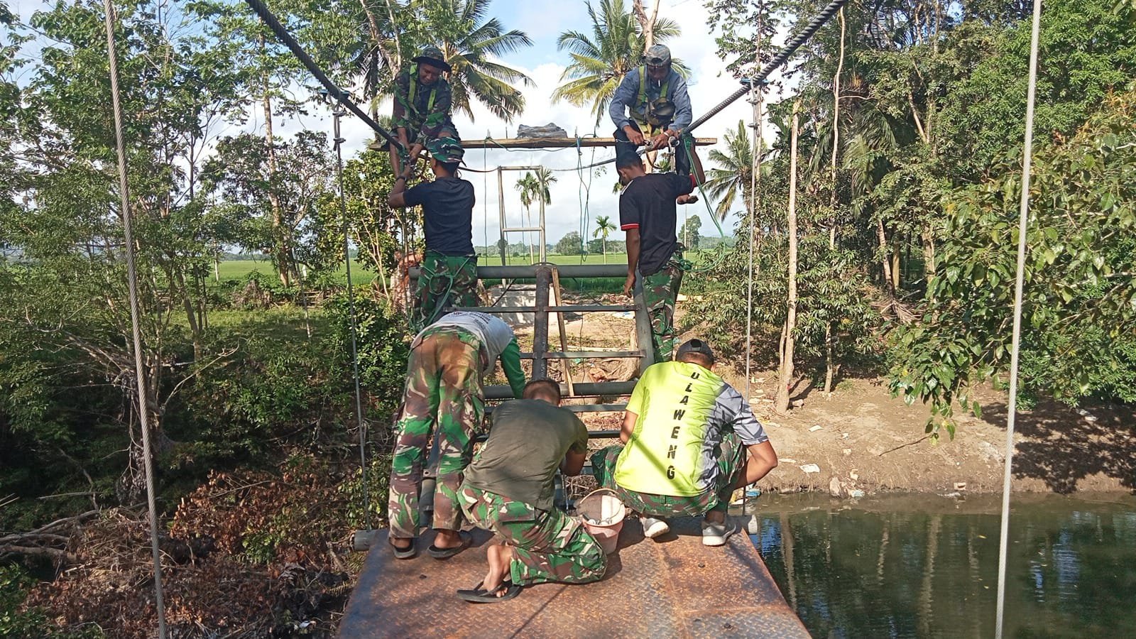 Pentingnya Ketelitian pada Pemasangan Lantai Jembatan di Tadang Palie