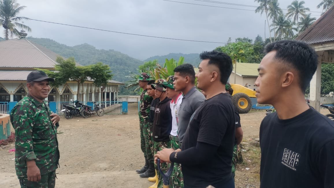 Penekanan Disiplin di Apel Pagi TMMD Ke-129 Bontocani oleh Sertu Saharuddin