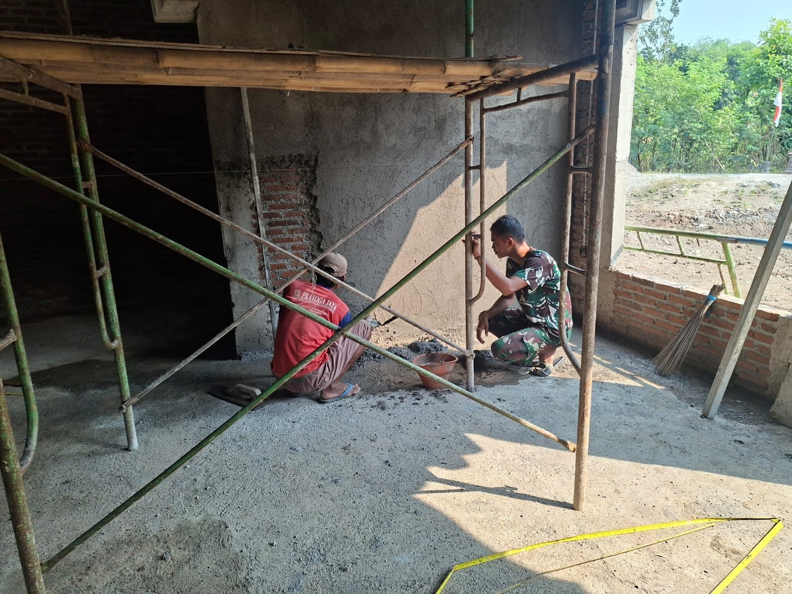 Perapihan dan Plesteran Dikebut untuk Selesaikan Masjid Al Mubaroq di Parangjoro