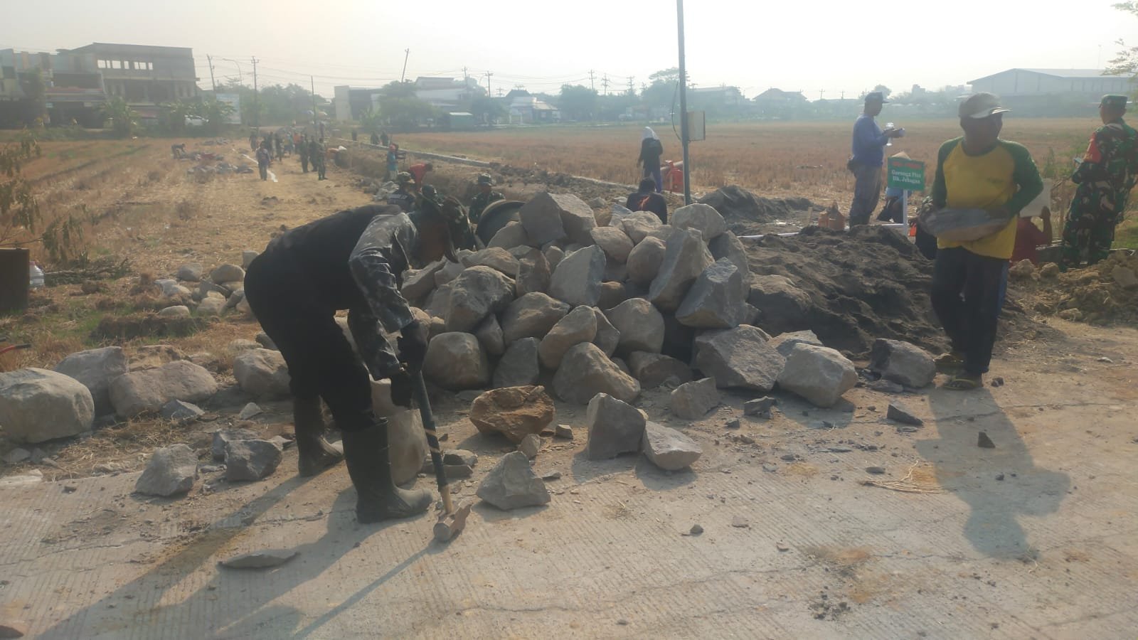 Talud dan Gorong-gorong Dibangun di Dukuh Jebagan oleh Kodim 0726/Sukoharjo untuk Cegah Erosi