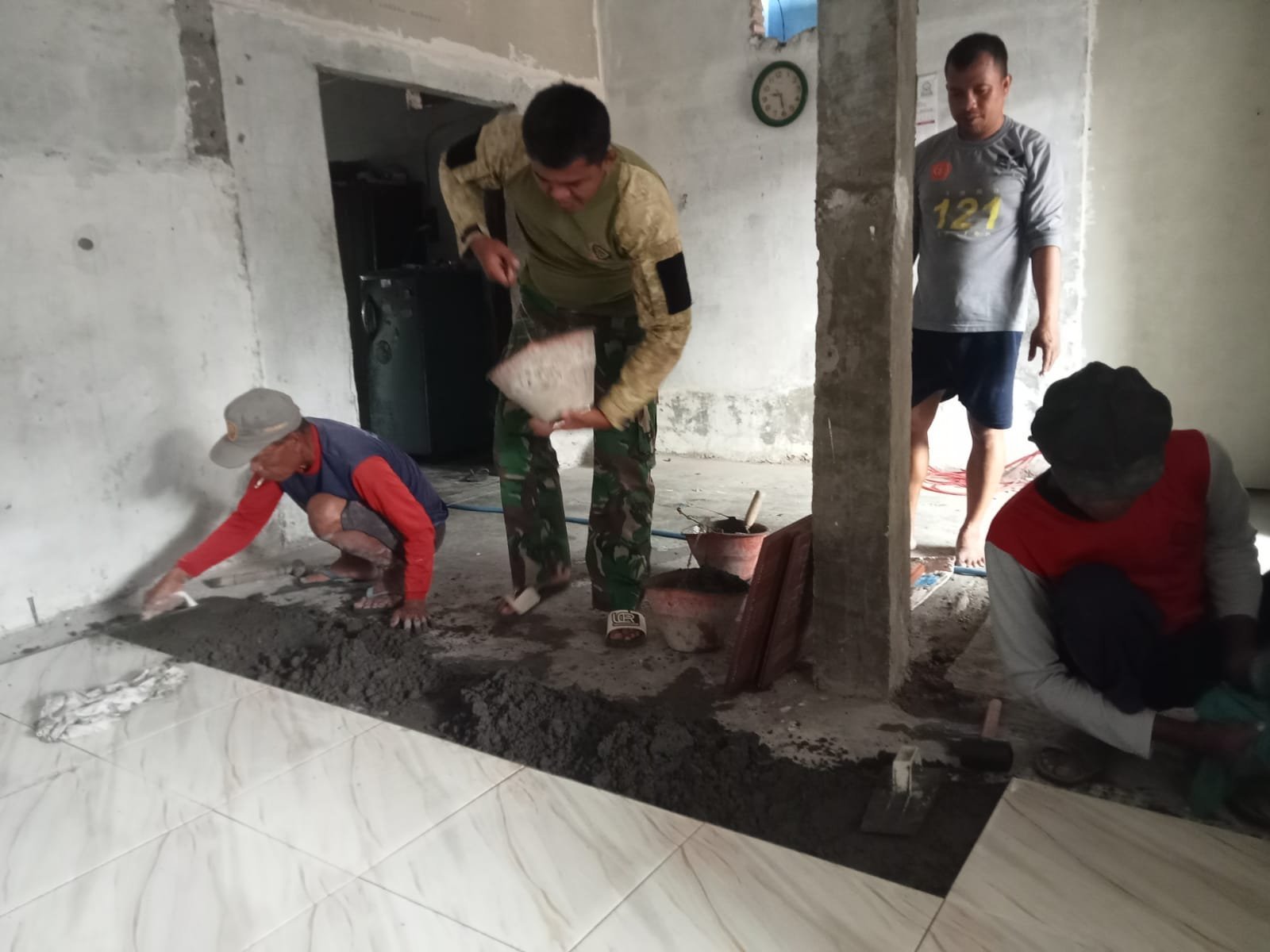Desa Parangjoro Jadi Lokasi Bedah Rumah TMMD, Subani Terima Bantuan Perbaikan