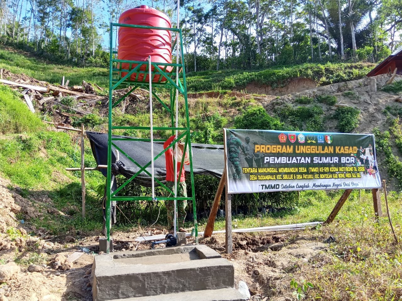 Kodim 1407/Bone Sambungkan Listrik ke Sumur Bor TMMD di Pattuku
