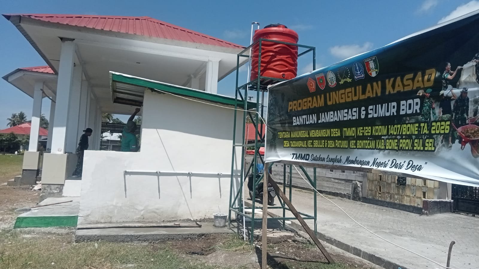 Penyempurnaan Jamban Umum TMMD di Maroanging Tingkatkan Kualitas Sanitasi