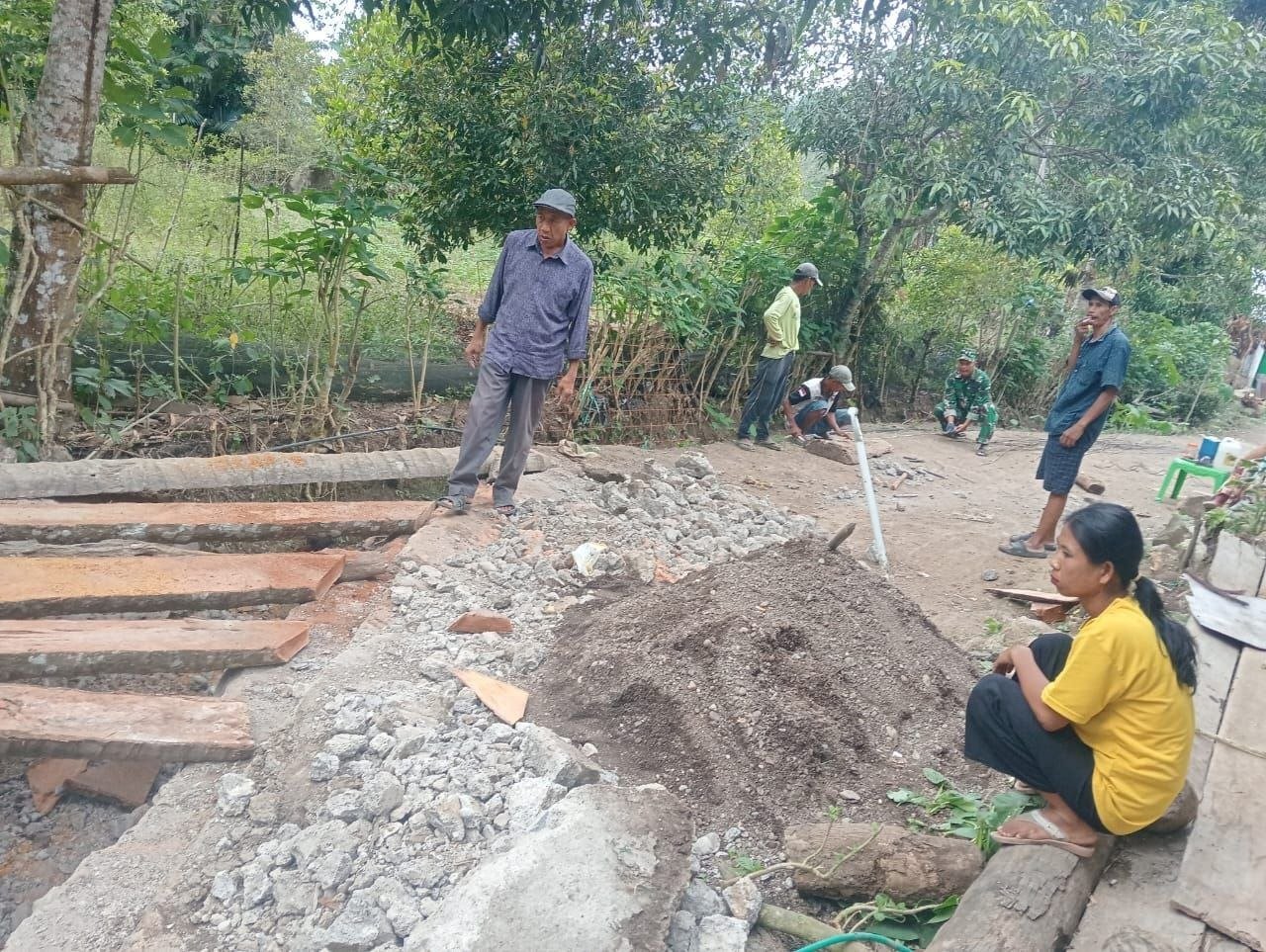Pembenahan Jembatan Kayu sebagai Persiapan Pembangunan Infrastruktur di Desa Pattuku
